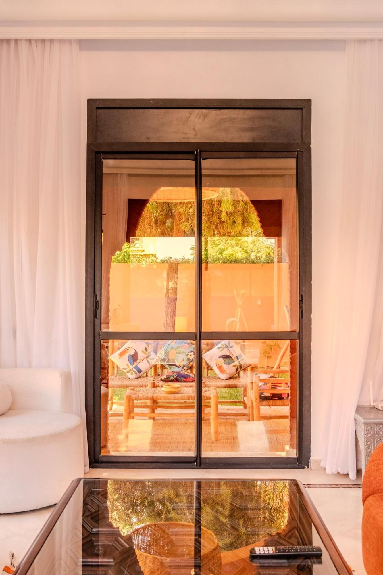 Luxury With Pool, Garden & Gated Security فيلة *